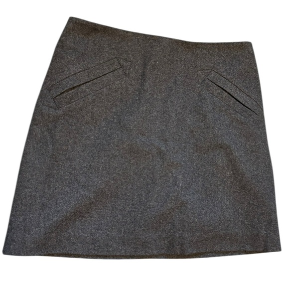H & M Charcoal Gray Mini Skirt Pocket Detail Back Zipper Wool Blend Size 8 - Picture 1 of 3